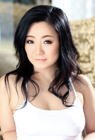 Shino Izumi